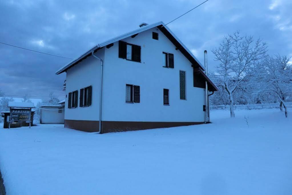 Hotel Pansion Izvor Korenica Exteriér fotografie